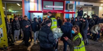 Εικόνα από τη μεταφορά στο νοσοκομείο Παπαγεωργίου των τραυματιών φίλαθλων του ΠΑΟΚ από το δυστύχημα στην Τιμισοάρα της Ρουμανίας (φωτ.: Σωτήρης Τρυψάνης/ EUROKINISSI)