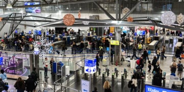 Στιγμιότυπο από τον Διεθνή Αερολιμένα Αθηνών «Ελευθέριος Βενιζέλος», Κυριακή 4 Ιανουαρίου 2026 (φωτ.: EUROKINISSI / Τατιάνα Μπόλαρη)