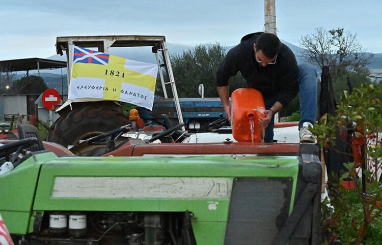 Στο μπλόκο των αγροτών στο Άργος (φωτ.: EUROKINISSI / Βασίλης Παπαδόπουλος)