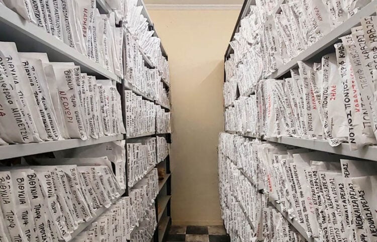 Αρχειοθετημένες μαρτυρίες Μικρασιατών προσφύγων (φωτ.: Κέντρο Μικρασιατικών Σπουδών)