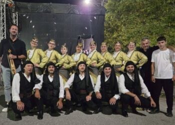 (Φωτ.: facebook/Εύξεινος Λέσχη Περιστάσεως)