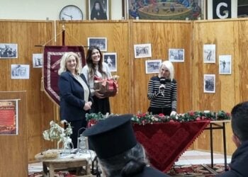 Στιγμιότυπο από την εκδήλωση «Παρακάθ’ κι Αροθυμίας» στον Μαυρόβατο Δράμας, 28 Δεκεμβρίου 2025 (φωτ.: Λαογραφικός Σύλλογος Μαυροβάτου «Εξ Αργυρουπόλεως και Καρς»)