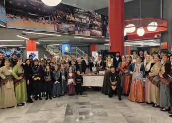 Στο φουαγιέ του ΣΕΦ, η Ένωση Ποντίων Περιστερίου (φωτ.: Facebook / Ένωση Ποντίων Περιστερίου)