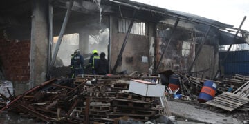 Πυρκαγιά σε εργοστάσιο πλαστικών στο Μενίδι, Δευτέρα 19 Ιανουαρίου 2026 (φωτ.: EUROKINISSI / Δανάη Δαυλοπούλου)