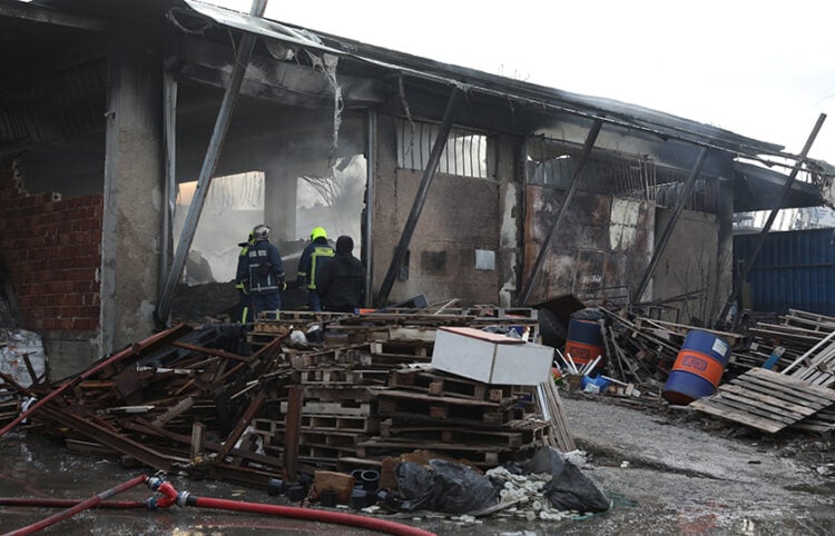 Πυρκαγιά σε εργοστάσιο πλαστικών στο Μενίδι, Δευτέρα 19 Ιανουαρίου 2026 (φωτ.: EUROKINISSI / Δανάη Δαυλοπούλου)