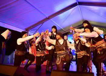 «Καλή χρονιά» από το «Φάρο» Αγίας Βαρβάρας, Σάββατο 3 Ιανουαρίου 2026 (φωτ.: Facebook / Σύλλογος Ποντίων Αγ. Βαρβάρας Ο Φάρος)