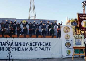 Στιγμιότυπο από την εκδήλωση που έγινε στις 19 Μαΐου 2025 στο Παραλίμνι, για τα 106 χρόνια από τη Γενοκτονία των Ποντίων (φωτ.: Facebook / Δήμος Παραλιμνίου-Δερύνειας)