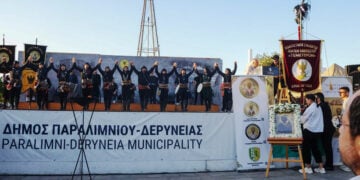 Στιγμιότυπο από την εκδήλωση που έγινε στις 19 Μαΐου 2025 στο Παραλίμνι, για τα 106 χρόνια από τη Γενοκτονία των Ποντίων (φωτ.: Facebook / Δήμος Παραλιμνίου-Δερύνειας)