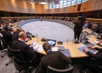 Στιγμιότυπο από τη συνάντηση των ευρωπαίων υπουργών Αγροτικής Ανάπτυξης στις Βρυξέλλες για τη συμφωνία Mercosur (φωτ.: EPA/Olivier Hoslet)