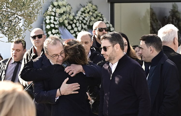 Στρατής Λιαρέλλης και Νίκος Ανδρουλάκης στην κηδεία του Γιώργου Παπαδάκη, στο Αποτεφρωτήριο της Ριτσώνας, Πέμπτη 8 Ιανουαρίου 2026 (φωτ.: EUROKINISSI / Μιχάλης Καραγιάννης)