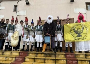 Τα Κοτσαμάνια της «Αμάσειας» σε... απαρτία (φωτ.: facebook/Ποντιακός Σύλλογος Μανιακίου «Αμάσεια»)