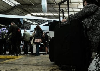 Στιγμιότυπο από το ΚΤΕΛ Κηφισού, στην Αθήνα (φωτ.: EUROKINISSI / Τατιάνα Μπόλαρη)