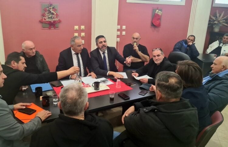 Στιγμιότυπο από τη συνάντηση (φωτ.: facebook/Συνομοσπονδία λαϊκών αγορών)