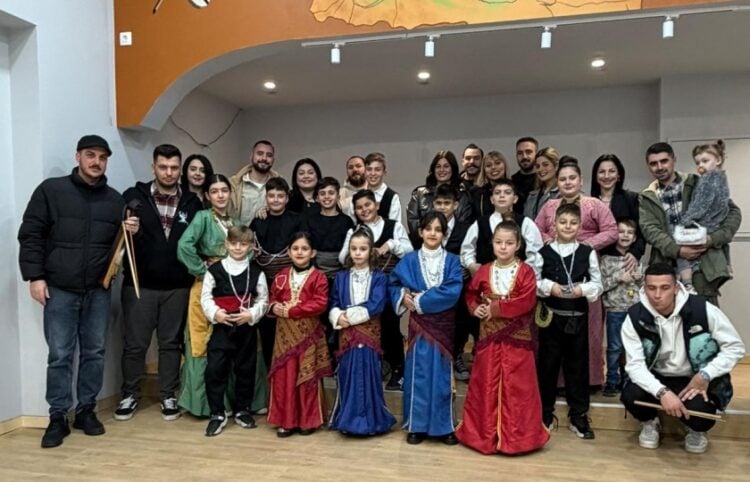 (Φωτ.: facebook/Μουσικοχορευτική & Πνευματική Εστία «Ο Καύκασος»)