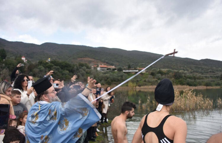 Αγιασμός των υδάτων στο Μπαμπαλιό, Τρίτη 6 Ιανουαρίου 2026 (φωτ.: Facebook / Συλ. Ποντίων Μπαμπαλιού Αξέχαστες Πατρίδες)