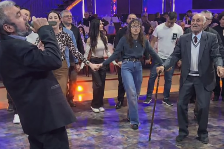 Στιγμιότυπο από το βίντεο από τον ετήσιο χορό του Συλλόγου Ποντίων Έδεσσας, Σάββατο 24 Ιανουαρίου 2026 (πηγή: TikTok / kwnstantinidis_g)