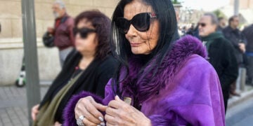 Το 2020, στην κηδεία του Κώστα Βουτσά (φωτ.: EUROKINISSI / Τατιάνα Μπόλαρη)