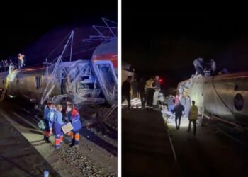 Διασώστες αναζητούν επιζώντες στα συντρίμμια των δύο τρένων (φωτ.: ΕΡΑ/Χ/Eleanorinthesky)