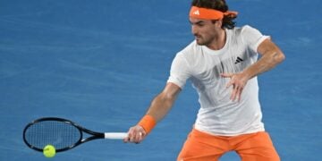 Ο Στέφανος Τσιτσιπάς στη διάρκεια του αγώνα (φωτ.: EPA/Lukas Coch)