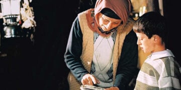 Σκηνή από την ταινία «Περιμένοντας τα σύννεφα», του 2004 (πηγή: imdb.com)