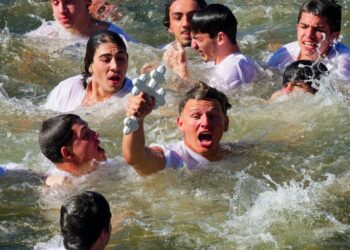 Ο 18χρονος Άθως Καρυστινός τίμησε με τον καλύτερο τρόπο την  κληρονομία της οικογένειάς του (φωτ.: orthodoxobserver.org/Δημήτριος Πανάγος & Brittainy Newman)