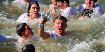 Ο 18χρονος Άθως Καρυστινός τίμησε με τον καλύτερο τρόπο την  κληρονομία της οικογένειάς του (φωτ.: orthodoxobserver.org/Δημήτριος Πανάγος & Brittainy Newman)