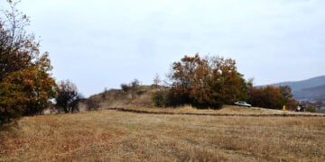 Ο Τύμβος του Καραάγατς στην Αδριανούπολη δεσπόζει σε φυσικό ύψωμα (πηγή: Μουσείο Bilecik)