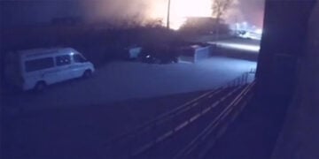 Η στιγμή της έκρηξης όπως καταγράφηκε από κάμερα ασφαλείας (πηγή: glomex.com)