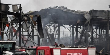 Η επόμενη ημέρα της πυρκαγιάς στην βιομηχανία μπισκότων «Βιολάντα» στα Τρίκαλα, Τρίτη 27 Ιανουαρίου 2026 (φωτ.: EUROKINISSI / Θανάσης Καλλιάρας)