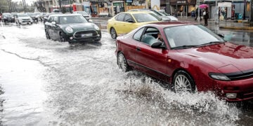 Παρόμοιες εικόνες θα δούμε αύριο σχεδόν σε όλη τη χώρα (φωτ.: EUROKINISSI / Γιάννης Παναγόπουλος)