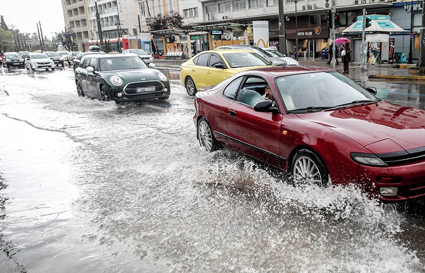 Παρόμοιες εικόνες θα δούμε αύριο σχεδόν σε όλη τη χώρα (φωτ.: EUROKINISSI / Γιάννης Παναγόπουλος)