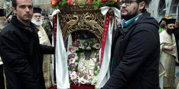 Η εικόνα του Αγίου Τρύφωνα που φυλάσσεται στη Βυτίνα θεωρείται θαυματουργή· έφτασε από τη Μικρασία στην Αρκαδία κατά τη διάρκεια επιδημίας πανώλης, σύμφωνα με την παράδοση (φωτ.: EUROKINISSI / Χρήστος Μπόνης)