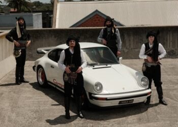 Οι «Ακρίτες του Πόντου» ακοίμητοι φρουροί και μιας... Πόρσε (φωτ.: facebook/Yitonia/709.este)