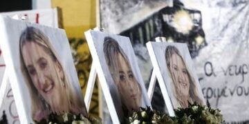 Συγκέντρωση στο σιδηροδρομικό σταθμό της Καλαμπάκας για την συμπλήρωση τριών χρόνων από το σιδηροδρομικό δυστύχημα των Τεμπών, που στοίχισε τις ζωές 57 ανθρώπων, Σάββατο 28 Φεβρουαρίου 2026. (Θανάσης Καλλιάρας/EUROKINISSI)