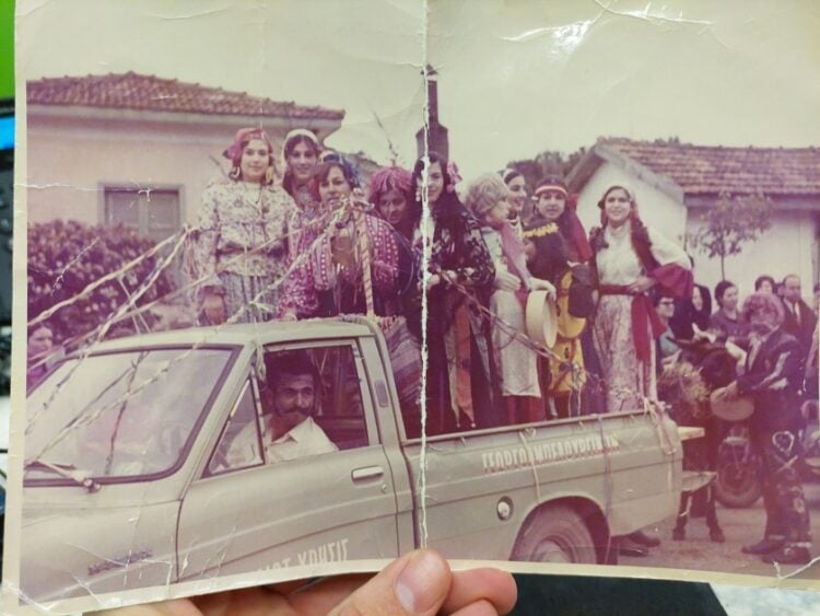 Στιγμή από το παρελθόν στο Στρατώνι Χαλκιδικής, στον δήμο Αριστοτέλη (φωτ.: STR/ΑΠΕ-ΜΠΕ)