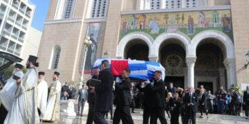 Με τις τιμές που της αρμόζουν κηδεύτηκε σήμερα η η βυζαντινολόγος και πρύτανης Ελένη Γλύκατζη - Αρβελέρ  (φωτ.: Δημήτρης Παπαμήτσος/ Γρ. Τύπου Πρωθυπουργού/ EUROKINISSI)