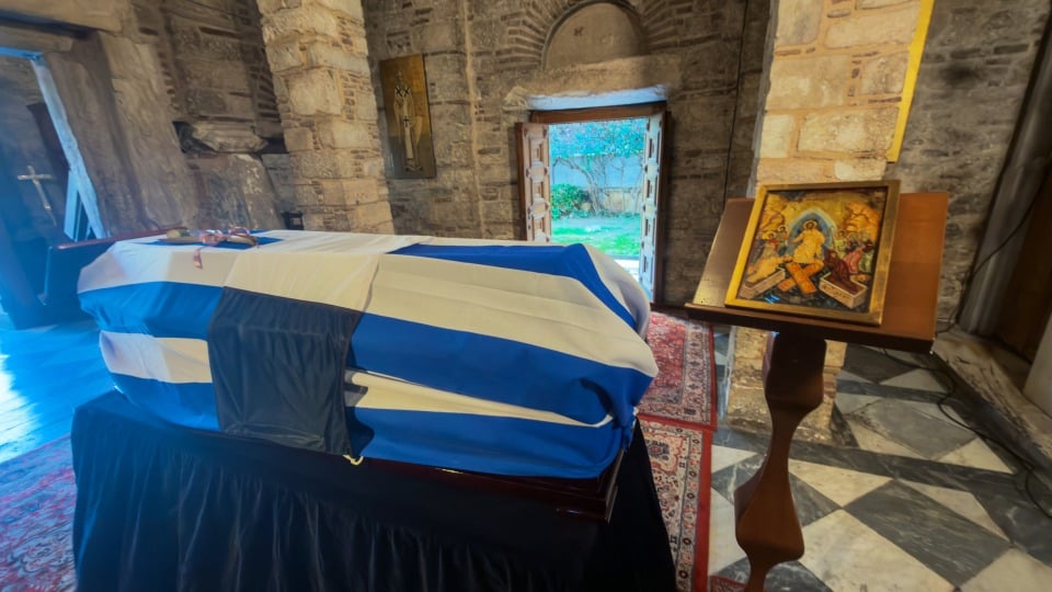 Σε λαϊκό προσκύνημα η σορός της βυζαντινολόγου και πρύτανη, Ελένης Γλύκατζη - Αρβελέρ, στην Μητρόπολη Αθηνών (φωτ.: Δήμητρα Κούτρα/ TOKLIK.GR/EUROKINISSI)