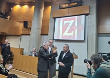 Ο Μάνος Γαβράς στην τιμητική εκδήλωση του δήμου Θεσσαλονίκης (φωτ.: ΑΠΕ-ΜΠΕ)