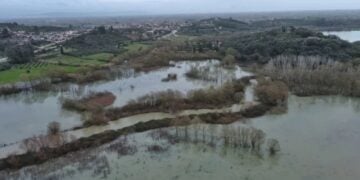 Πλημμυρισμένες περιοχές γύρω από τον Λούρο ποταμό (φωτ.: epiruspost.gr)