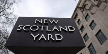 Άποψη του κτηρίου της Νέας Σκότλαντ Γιάρντ στο Λονδίνο (φωτ.: EPA/ANDY RAIN)