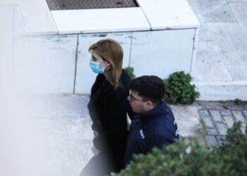 Η Ρούλα Πισπιρίγκου, τον Ιανουάριο του 2026, ενώ προσέρχεται στο Μεικτό Ορκωτό Εφετείο της Αθήνας (φωτ.: Δανάη Δαυλοπούλου/ EUROKINISSI)