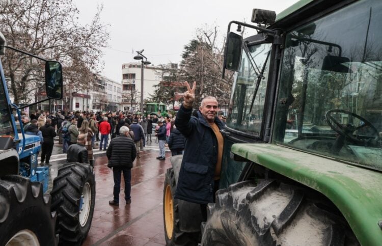 Στιγμιότυπο από διαμαρτυρία κτηνοτρόφων και αγροτών τον περασμένο Ιανουάριο στη Λάρισα (φωτ.: EUROKINISSI)