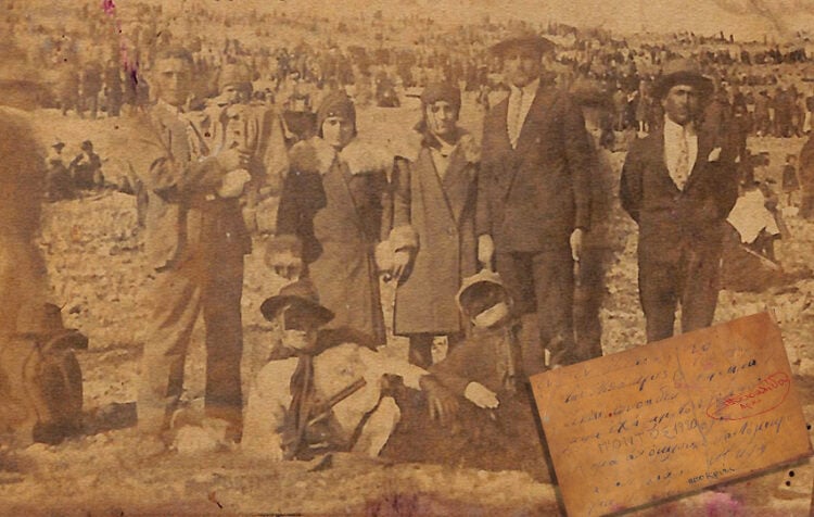 Απόκριες στον Πόντο, 1920 (φωτ.: Αρχείο Ιωάννας Πασαλίδου / the-hellenic-mosaic.gr)