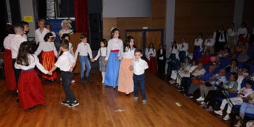 Στιγμιότυπο από παλαιότερη εκδήλωση των «Ιώνων» (φωτ.: Facebook / Πολιτιστική Εστία Μικρασιατών Nέας Ιωνίας Μαγνησίας)