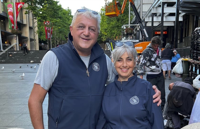 Ο Κον Θεοχαρίδης με τη σύζυγό του Κάθι συνεχίζουν ακούραστοι το φιλανθρωπικό έργο τους (φωτ.: TheGreekHerald.com.au)