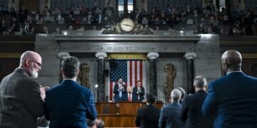 Ο αμερικανός πρόεδρος Ντόναλντ Τραμπ στη διάρκεια της ομιλίας του στο Καπιτώλιο (φωτ.: EPA/Kenny Holston/POOL)