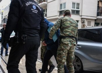 Απολογία, στο Αεροδικείο Αθηνών, του 54χρονου σμηνάρχου που κατηγορείται για κατασκοπεία υπέρ της Κίνας (φωτ.: Σωτήρης Δημητρόπουλος/EUROKINISSI)