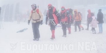 Μέλη σωστικών συνεργείων στη διάρκεια αναζήτησης του άτυχου ορειβάτη (φωτ.: evrytanika.gr)