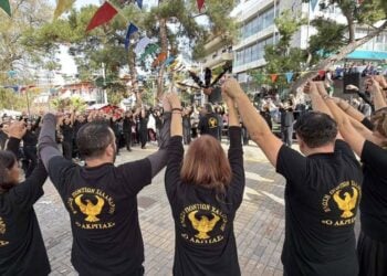 (Φωτ.: facebook/Ένωση Ποντίων Χαλανδρίου «Ο Ακρίτας»)