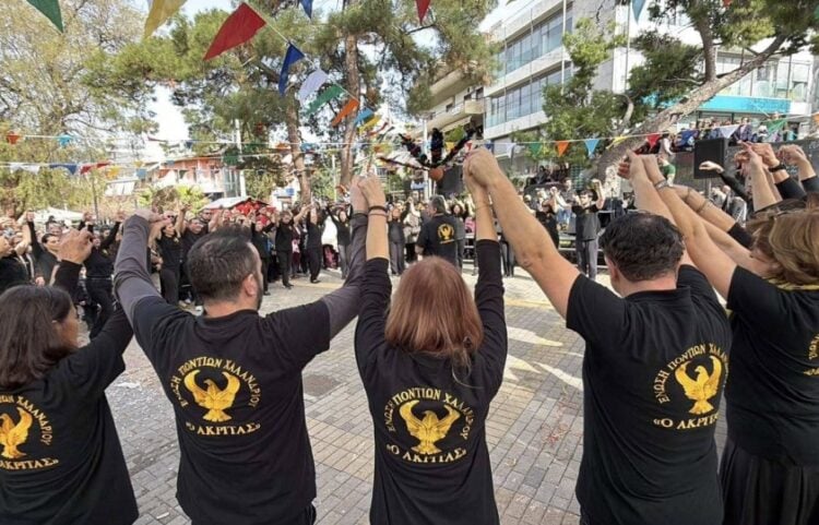 (Φωτ.: facebook/Ένωση Ποντίων Χαλανδρίου «Ο Ακρίτας»)